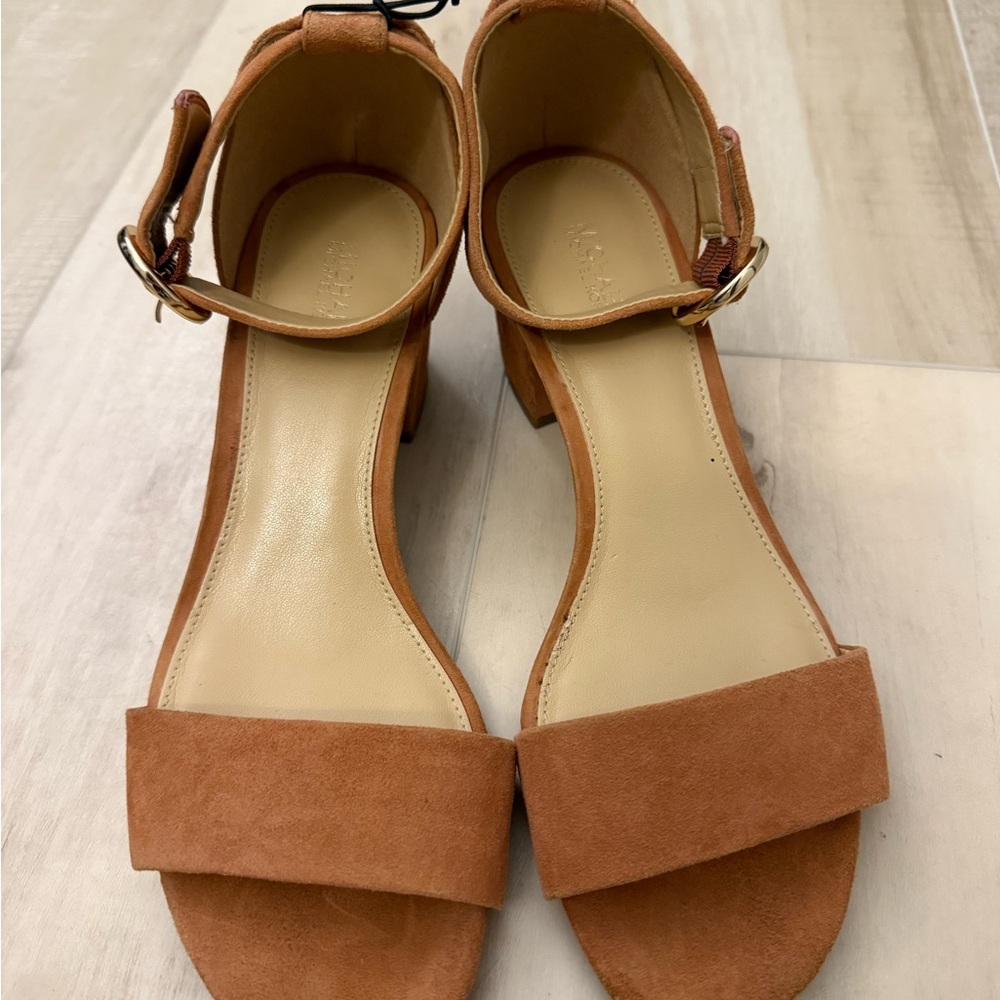 Micheal Kors Lena Chic Tan Block Heel Sandals - Picture 4 of 8